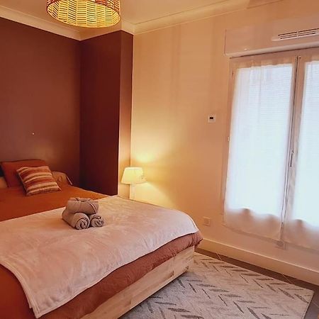 Appartement 2 Pieces Centre Ville Avec Parking Neauphle-le-Château Extérieur photo